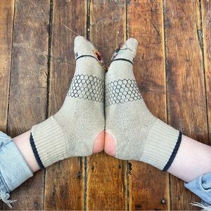 Beige Men’s Athletic Ankle Socks